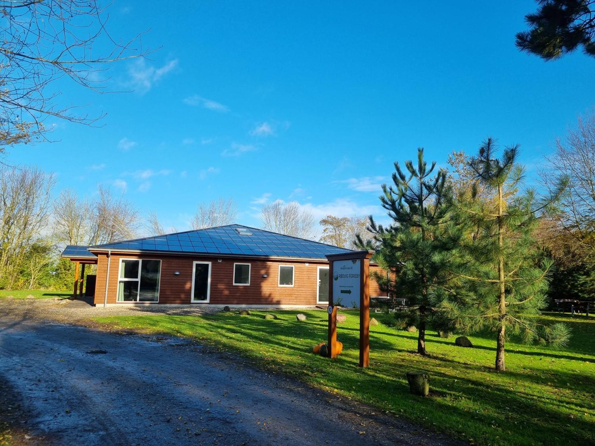 Feriebyens Bed & Breakfast Рёдвиг Экстерьер фото
